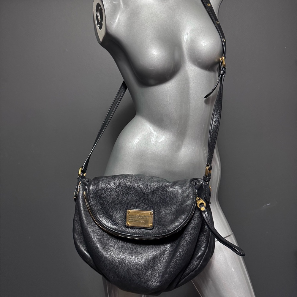 Marc by Marc Jacobs Classic Q Natasha black pebbled leather crossbody bag - Picture 2 of 12